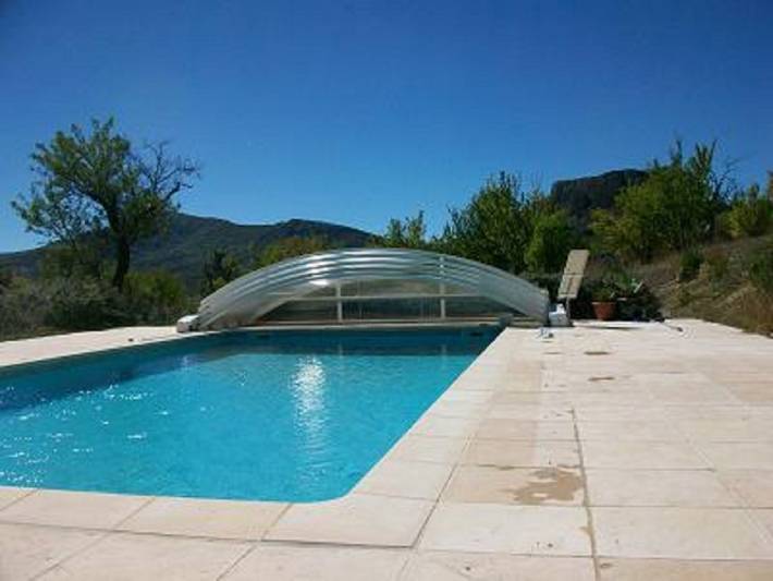 Gîte pour 4 personnes, avec piscine, adapté aux familles à Mévouillon - 2