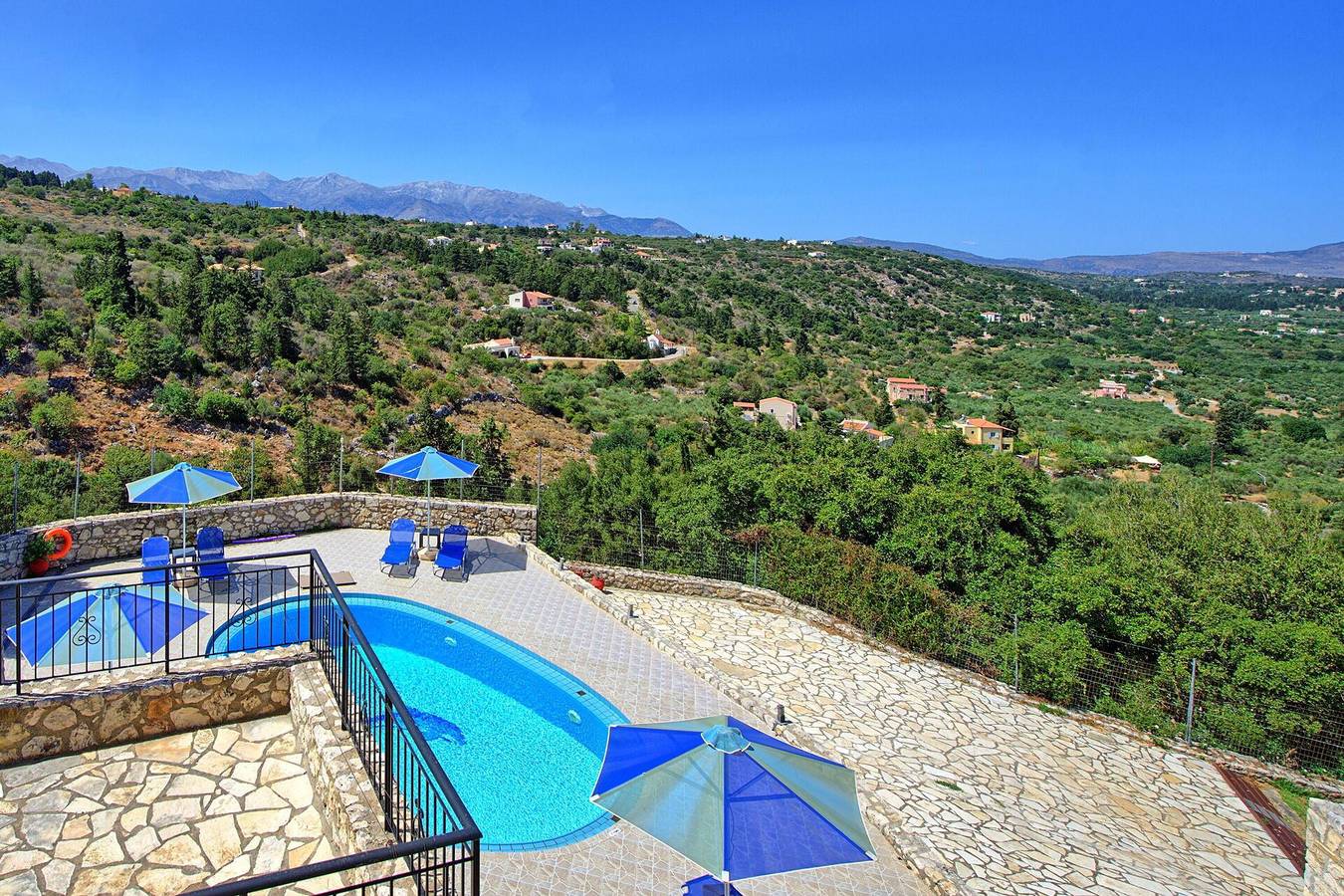 Villa voor 16 personen met terras in Agios Pavlos (Chania), Vamos