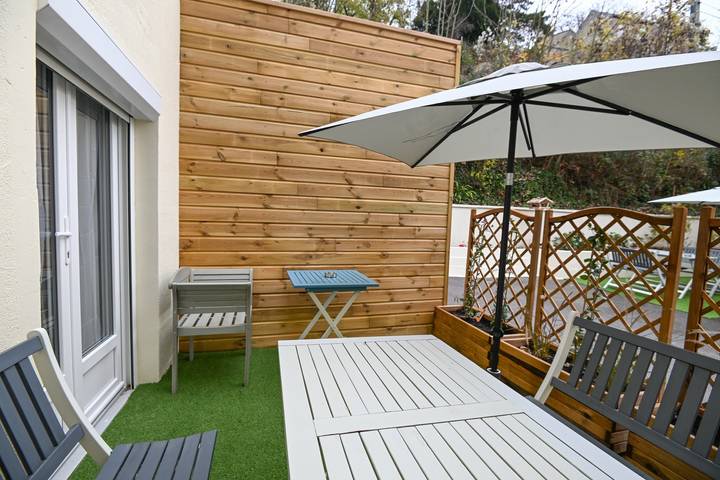 Appartement entier, Le 2 du Clos Fleuri - Avec espace extérieur in Caen, Région de Caen