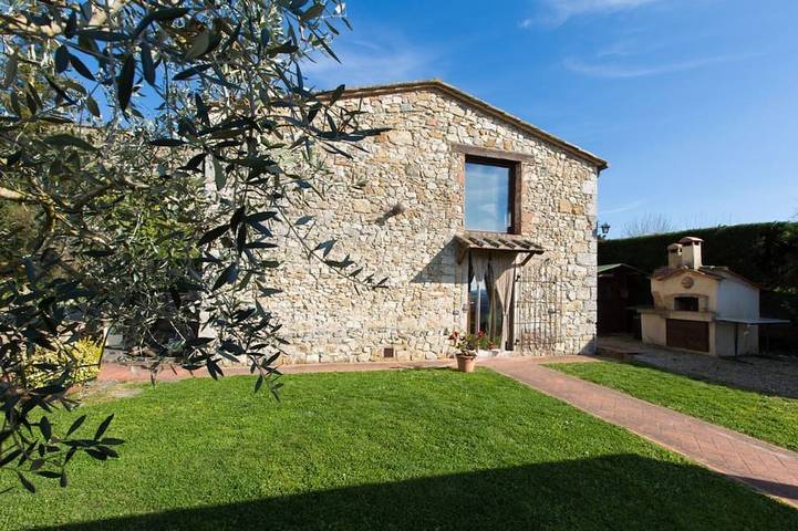 Agriturismo per 4 persone, con giardino e idromassaggio in Colle di Val d'Elsa