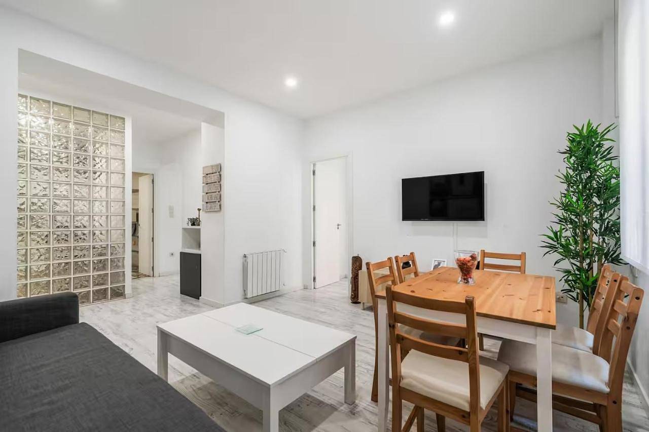 Appartement entier, Théo - appartement 5 personnes - checl in h24 - wifi in Saint-Fons, Lyon et ses environs
