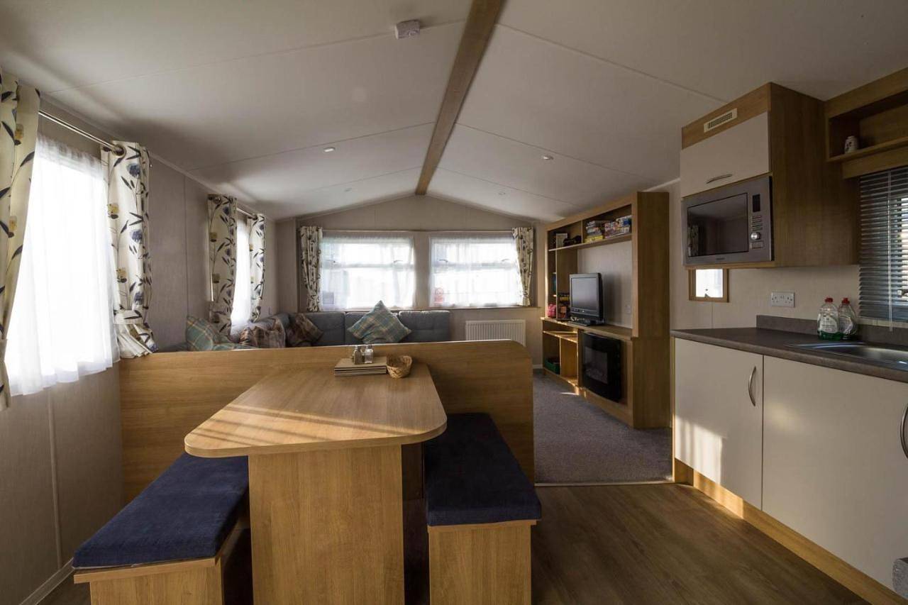 Two-Bedroom Mobile Home in Mersea Island, Colchester