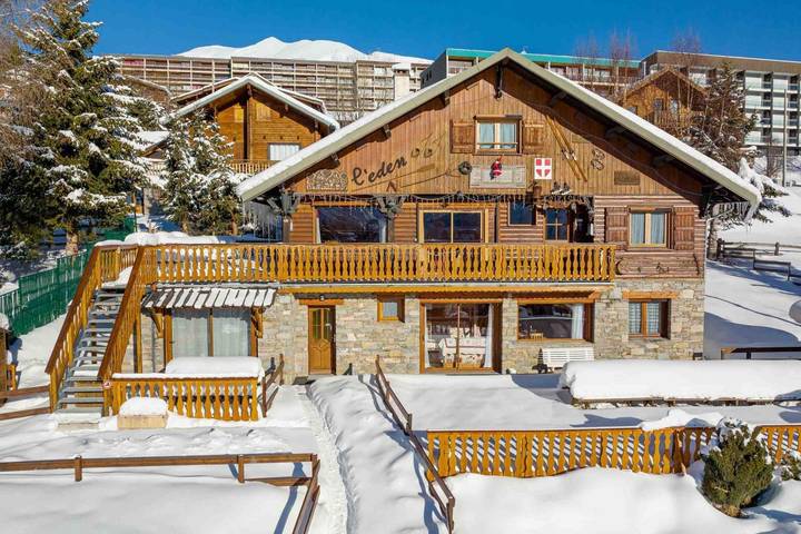 Gîte pour 15 personnes, avec Balcon et Terrasse à Fontcouverte-la-Toussuire