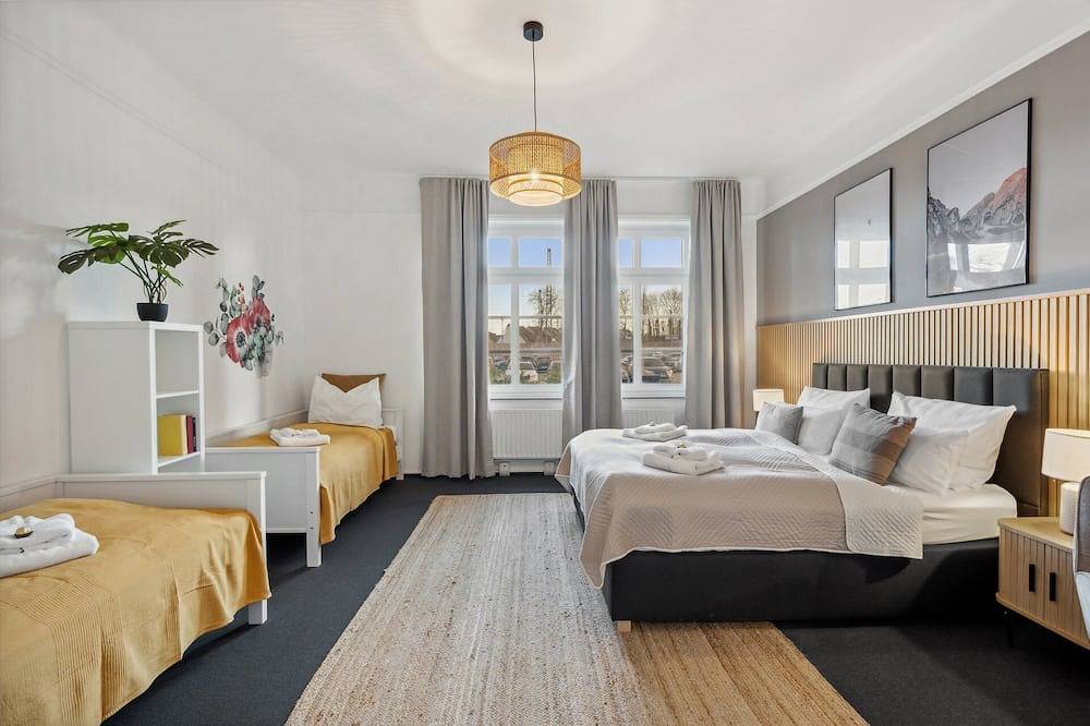 Ganze Wohnung, Maremar - 134qm - 2 Schlafzimmer - Boxspring - Küche - Arbeitsplätze - Terrasse in Verden, Landkreis Verden