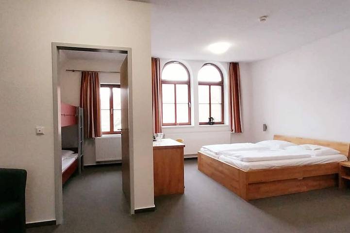 Ganze Wohnung, Gemütliches Studio in historischem Ambiente in Thüringer Kernland