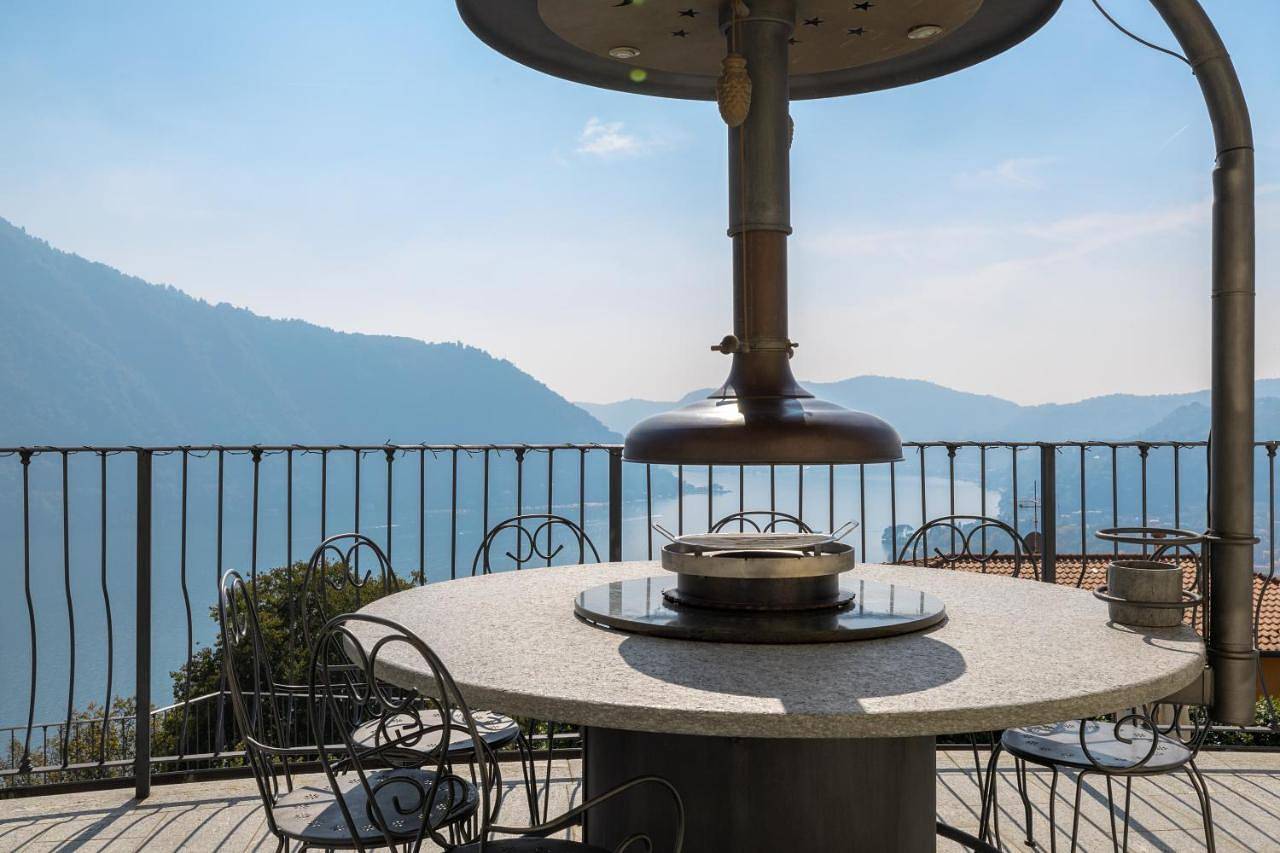 Villa Kirivangio with Pool & Spa in Rovenna, Cernobbio