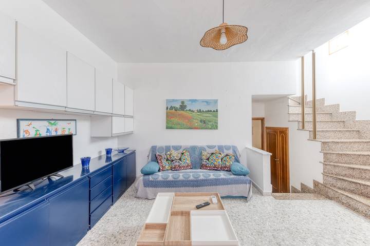 Apartamento entero, Apartamento 'Baia Delle Sirene Le' con Terraza Privada y Aire Acondicionado in Leuca, Castrignano del Capo