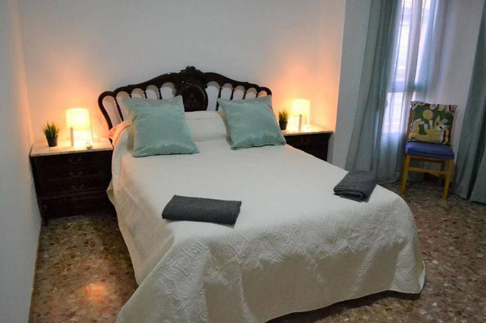 Ganze Wohnung, 1 Schlafzimmer Apartment mit Galerie Balkon Free Netflix, Klimaanlage in El Barrio, Alicante