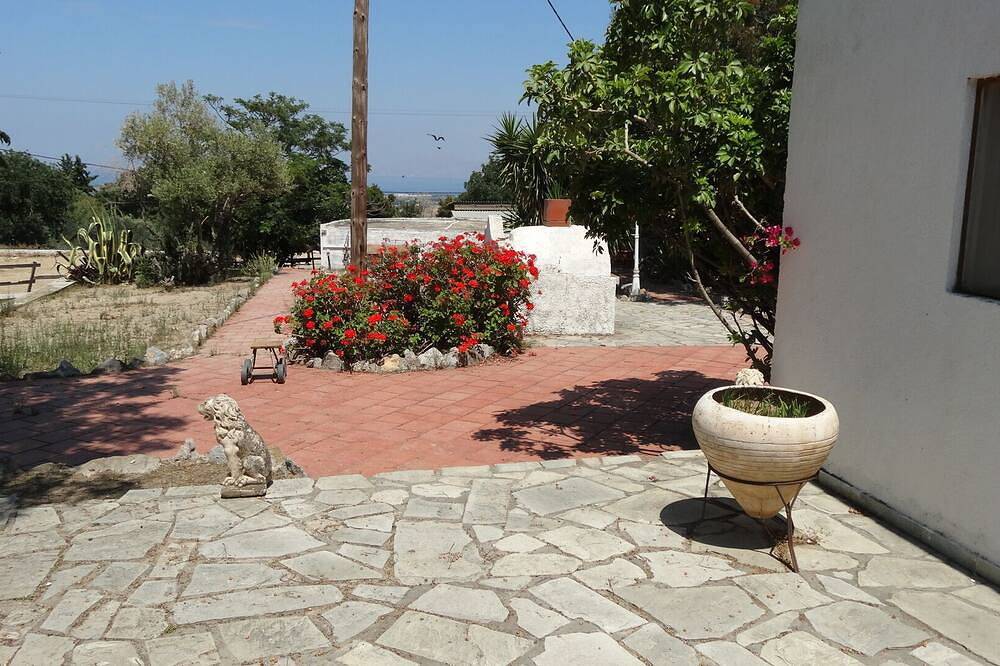 Ganze Wohnung, Ruhiges Gästezimmer mit grossem Bad in Amaniou in Kos