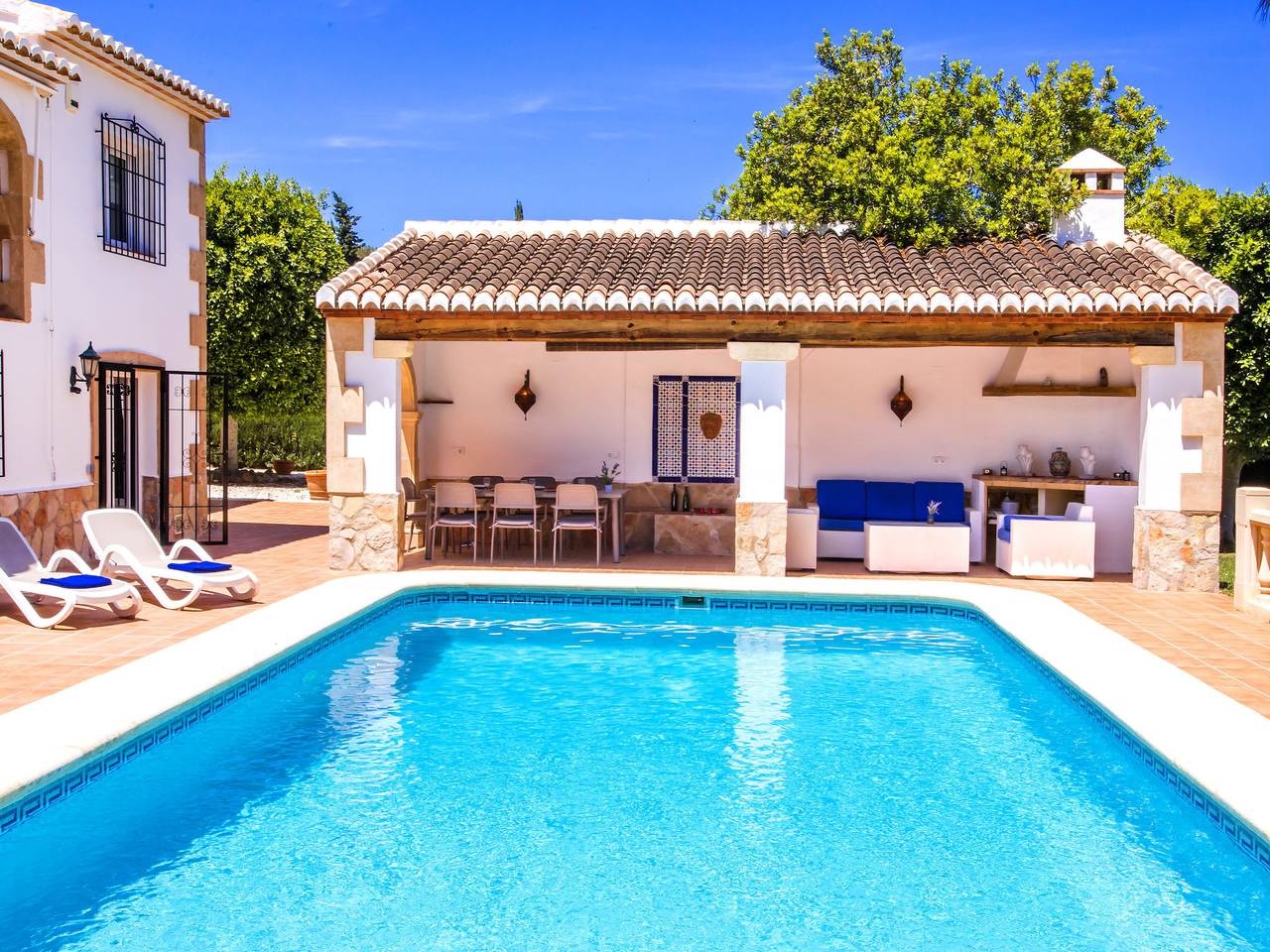 Villa La Esquina in Tesoro Park, Jávea