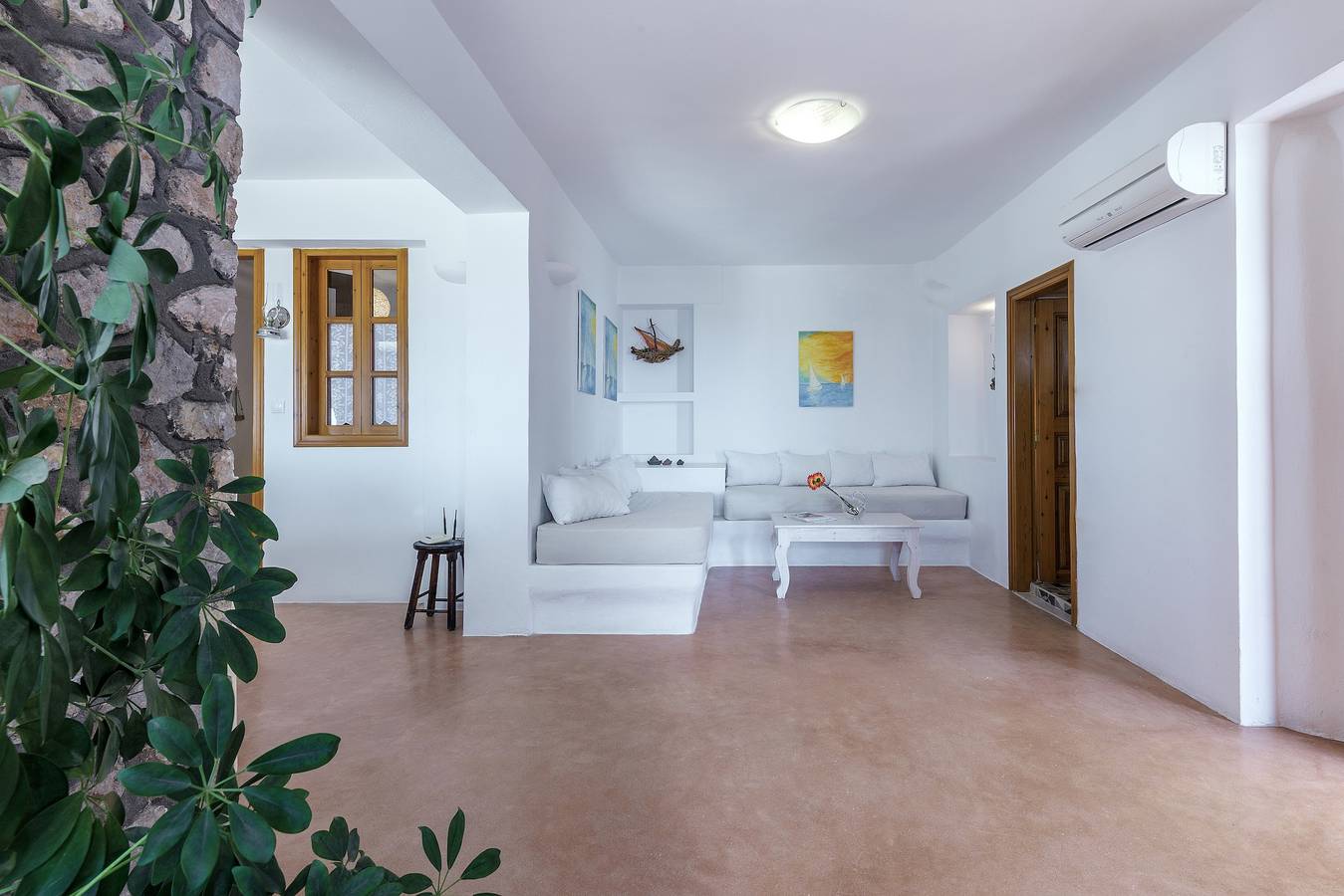 One bdr Villa-Sleeps 4-Hot Tub-Sea View-Parking in Santorini