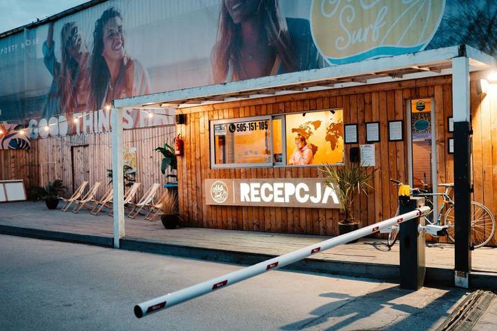 Kemping dla 6 osób, z Taras i Jacuzzi oraz Ogród i Sauna w Jastarnia
