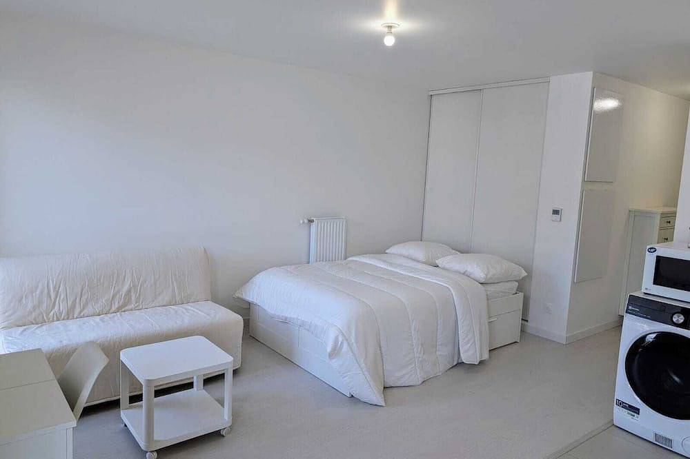 Apartamento entero, Plume Studio Sartrouville, 20 minutes from Paris in Sartrouville, Yvelines