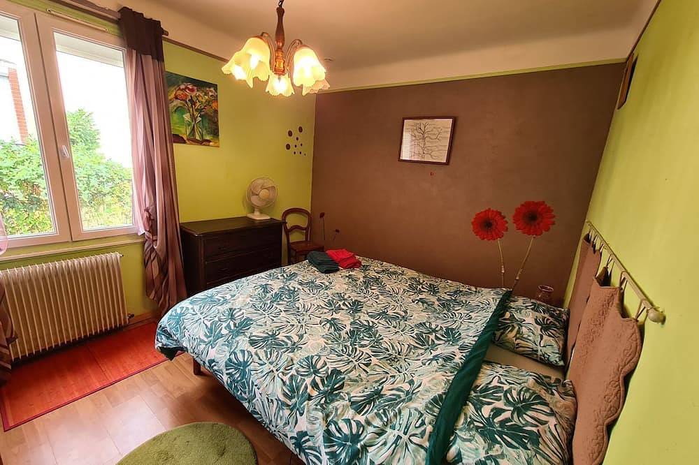 Paule's little house. Gîte*** Amilly. Breakfast / romantic options in Amilly, Región de Montargis