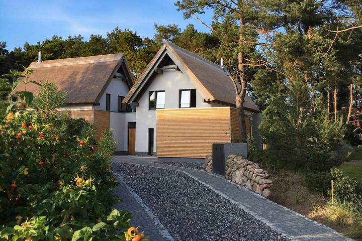 Exklusives 5-Sterne-Ferienhaus mit Sauna, Whirlpool und Garten in Karlshagen in Karlshagen, Usedomer Norden