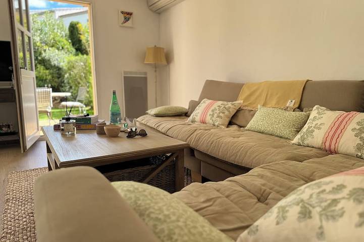 Location de vacances pour 6 personnes, avec Terrasse ainsi que Jardin et Piscine à La Môle - 4