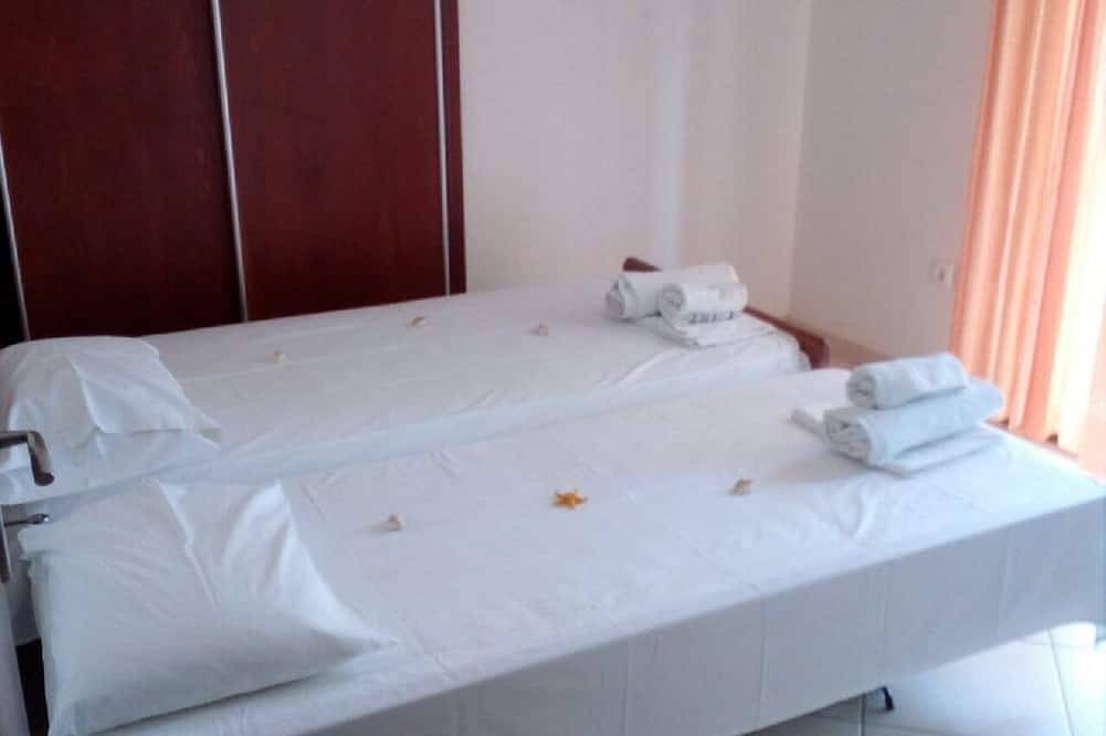 Apartamento entero, Apartamento \"Santa Bárbara\" para 4 personas directamente en la playa de Nikiti in Nikiti, Calcídica