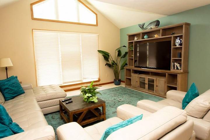 Vacation house for 12 people, with yard and hot tub in Virginia Beach