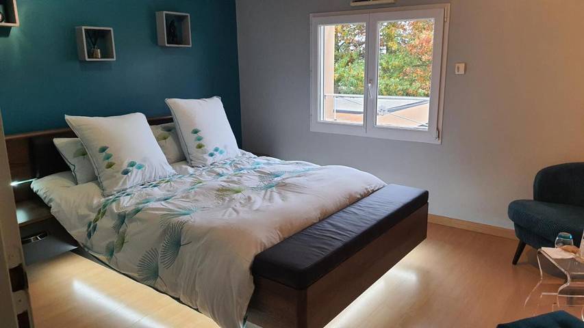 Gîte pour 2 personnes, avec vue ainsi que jardin et piscine à Saint-Paul-en-Pareds - 3