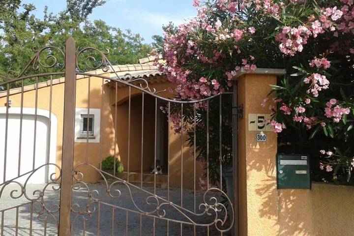 Villa pour 9 personnes, avec jardin ainsi que sauna et piscine - 1