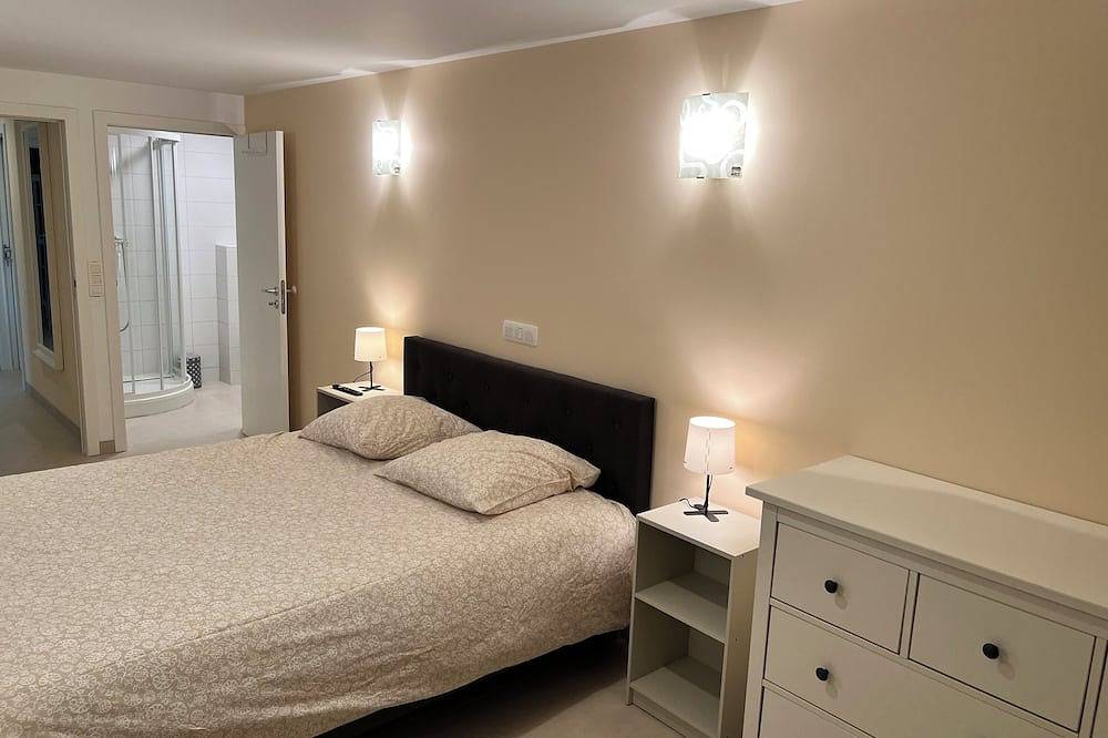 Appartement entier, Magnifique rez-de-chaussée avec jardin privatif in Mougins, Côte méditerranéenne (France)