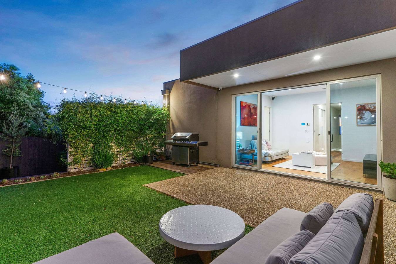 Hillside Luxe with Spa Bay Views in Melbourne, Mornington Peninsula