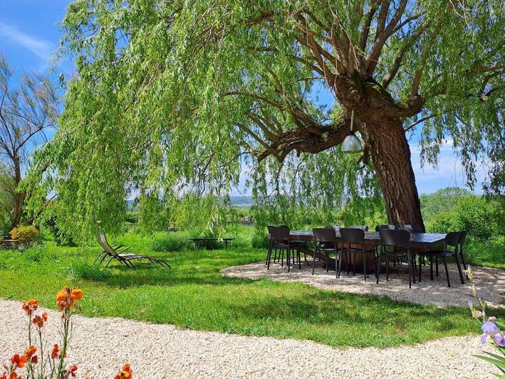 Location de vacances pour 12 personnes, avec piscine ainsi que jardin et vue, animaux acceptés à La Chapelle-de-Bragny - 3