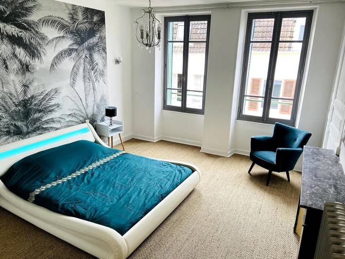 Location de vacances pour 6 personnes, avec terrasse, animaux acceptés à Saint-Florentin