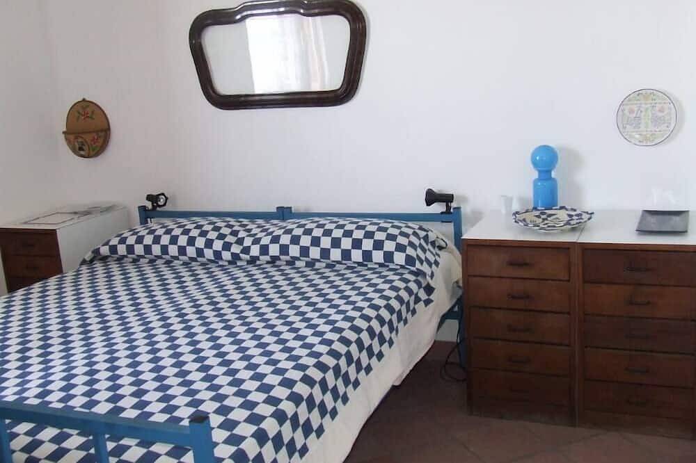 Haus Mit Großem Garten Und Herrlichen Aussicht Über Die Meer Und Berge in Santa Caterina di Pittinuri, Cuglieri