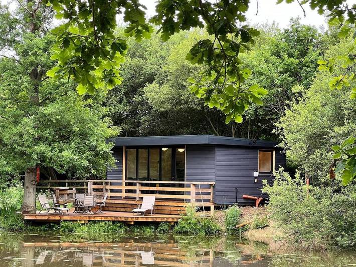 Holiday rental for 2 people, with lake view and view as well as terrace in Biddenden