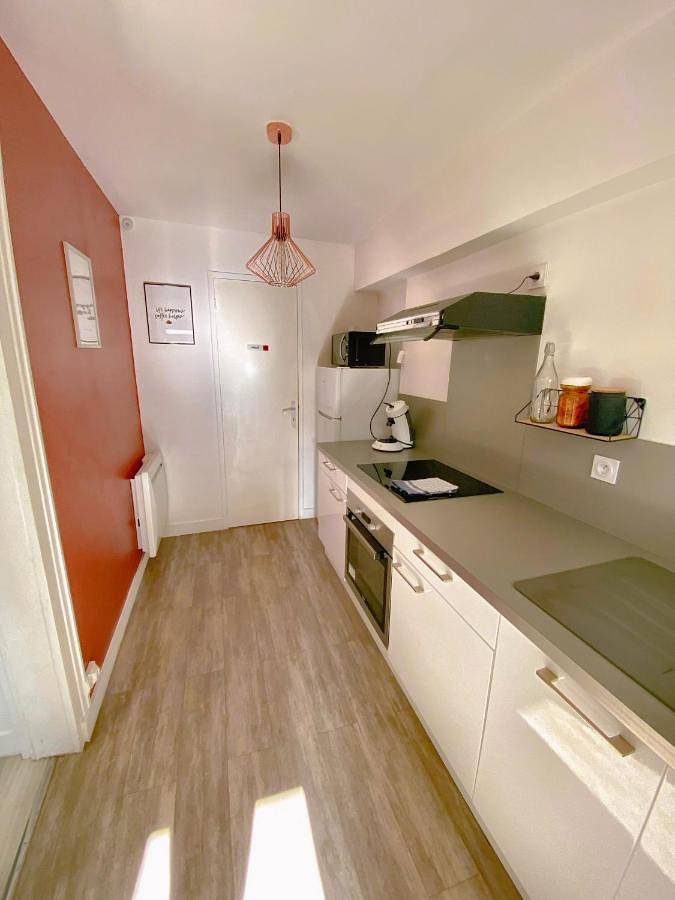 Maison ville T2 quartier calme Parking Gratuit in Saint-Julien-les-Villas, Aube