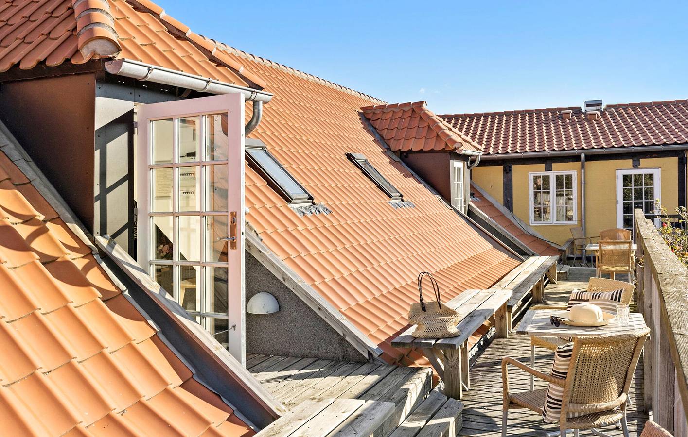Geheel vakantieappartement, Vakantieappartement voor 3 personen met zwembad in Svaneke, Bornholm