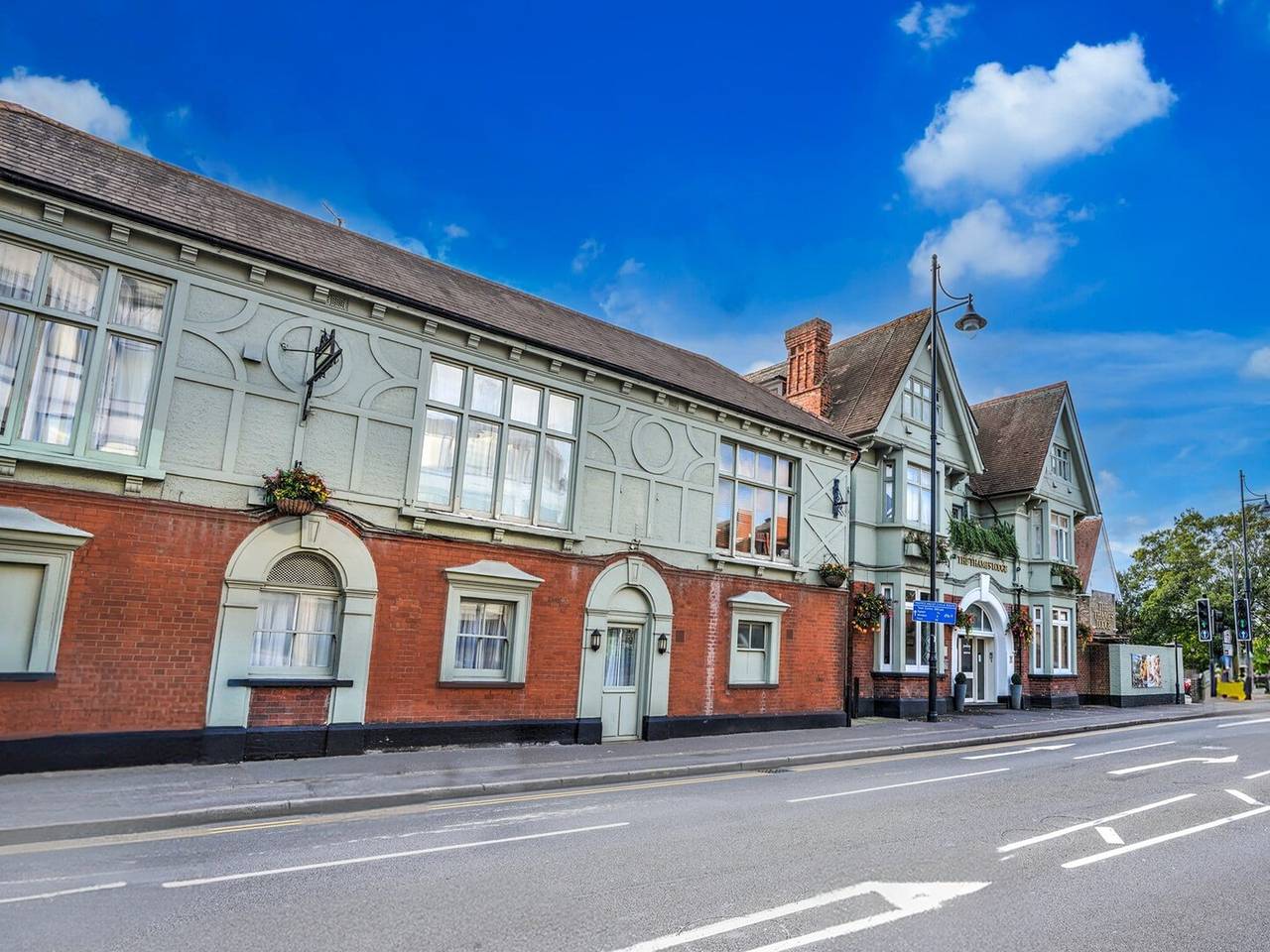Twin Room with River View in Spelthorne, Colne Valley Park