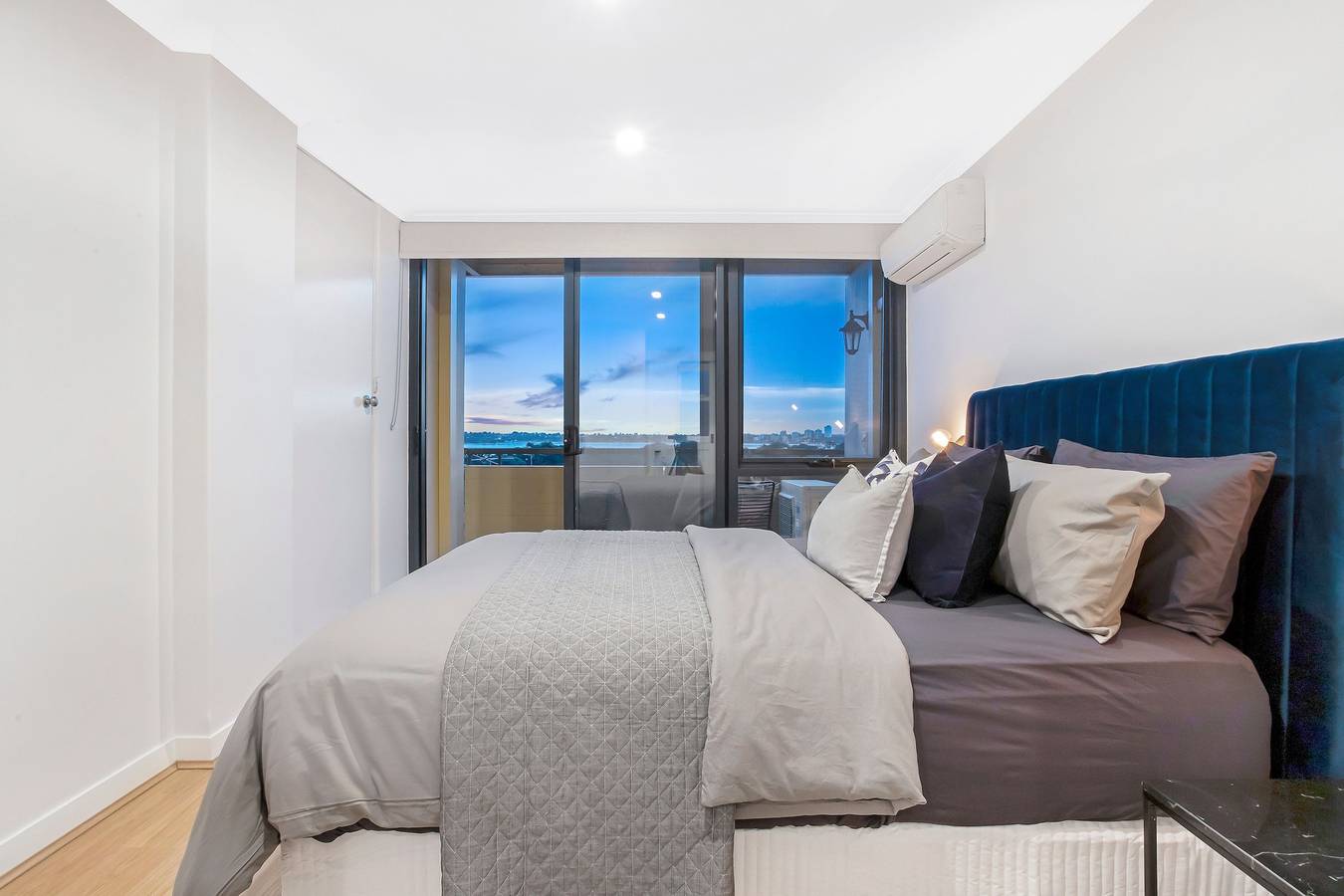 Entire apartment, Spectacular Views South Perth1Br in South Perth, Perth