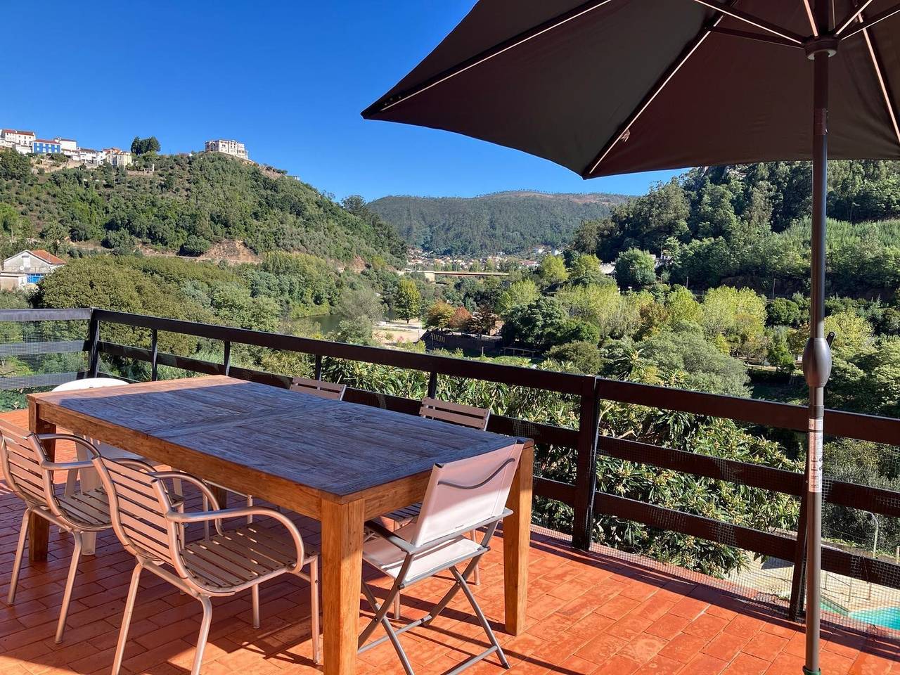 Villa 'Sonho No Mondego' com Vista para a Serra, Piscina Privada e Wi-Fi in Penacova, Distrito de Coimbra