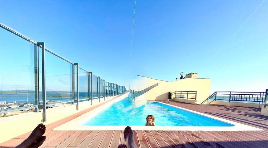 Casa de férias para 5 pessoas, com piscina e vista para o lago e ainda vista and varanda em Olhão (Portugal)