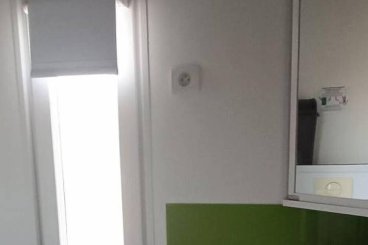 En Provence, Luberon Mobilhome tout confort dans camping 4 étoiles in Cadenet, Parc naturel régional du Luberon