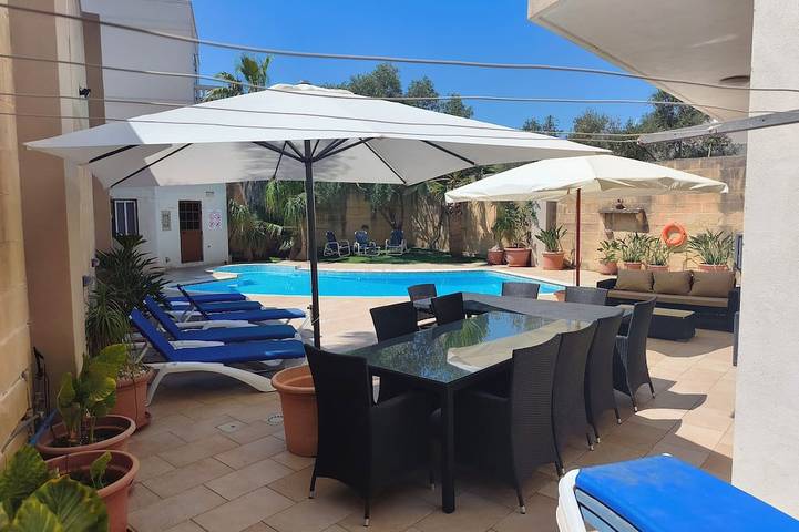 Holiday home for 19 people, with garden in Malta