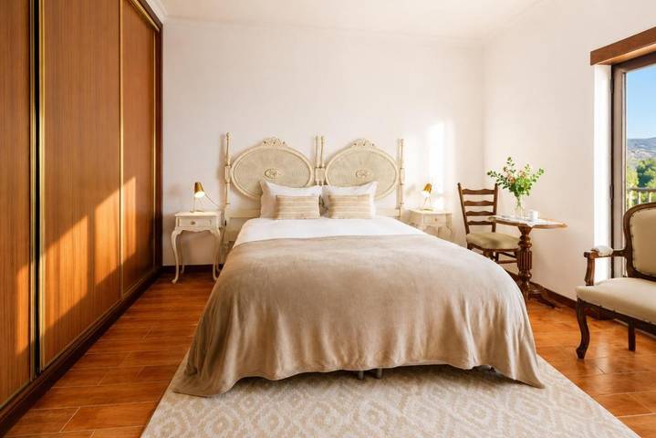 Gîte pour 2 personnes, avec Jacuzzi ainsi que Terrasse et Vue dans Aguda