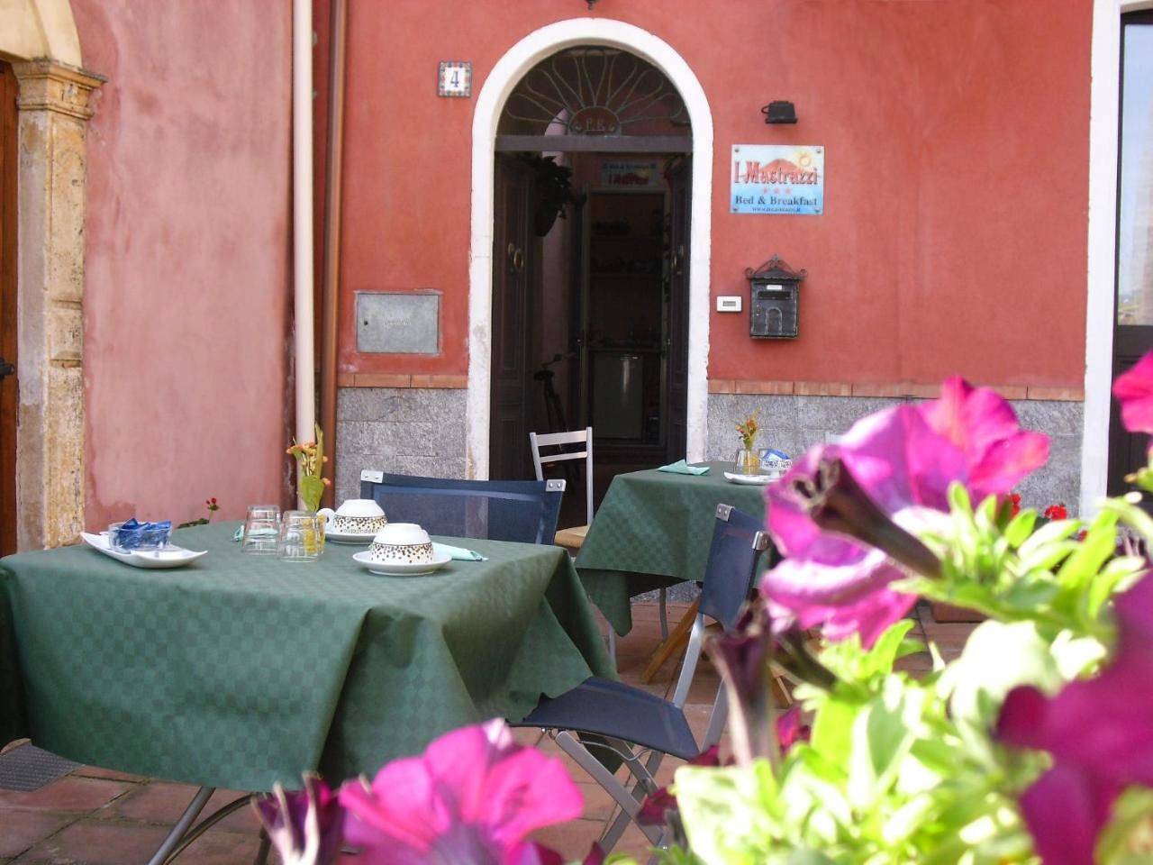 Double Room with Private Bathroom in Riposto, Catania e dintorni