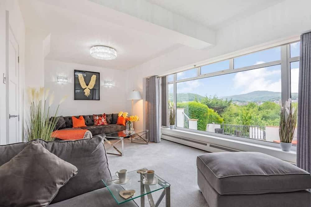 4 Bed in Conwy in Deganwy, Conwy region