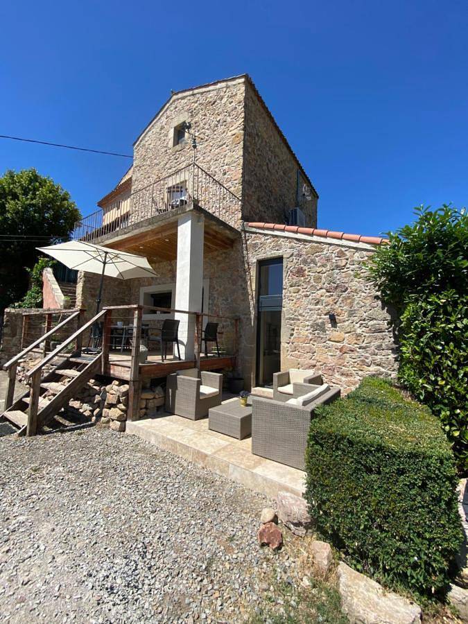 Location de vacances pour 6 personnes, avec jardin ainsi que piscine et terrasse, animaux acceptés à La Tour-sur-Orb - 4