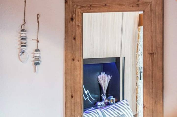 Ganze Wohnung, Gemütliche Ferienwohnung im alpinen Chaletstil mit Bergblick in Seeg, Bayerisch Schwaben