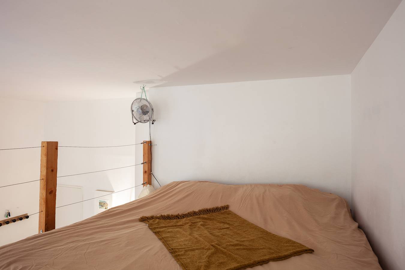 Entire apartment, Apartment 'Artistique Et Pragmatique' with Wi-Fi in Marseille, Marseille region