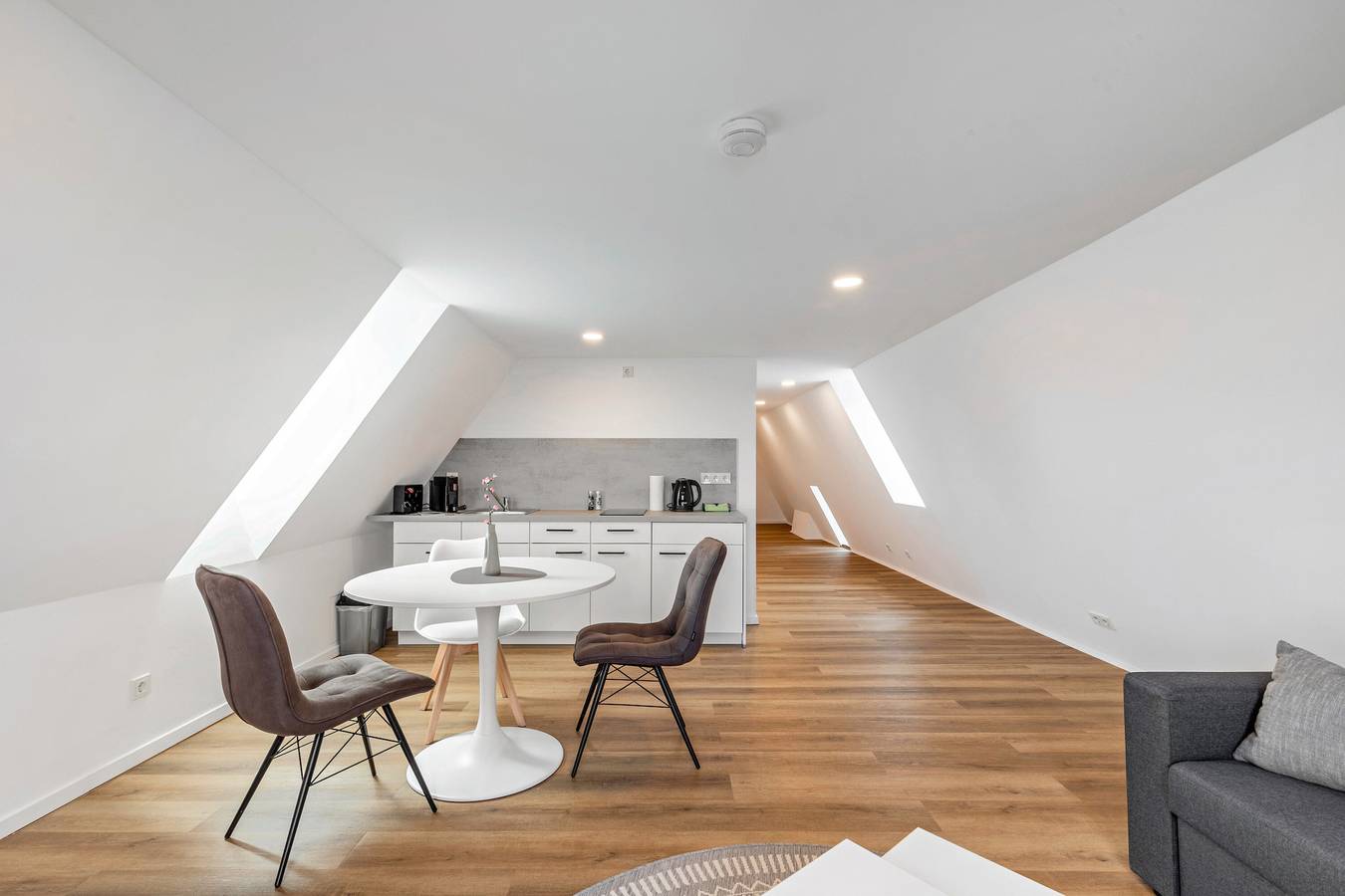 Geheel appartement, Appartement 'Werner-Senger-Haus Oben' met gedeeld terras en Wi-Fi in Limburg (Duitsland), Lahntal