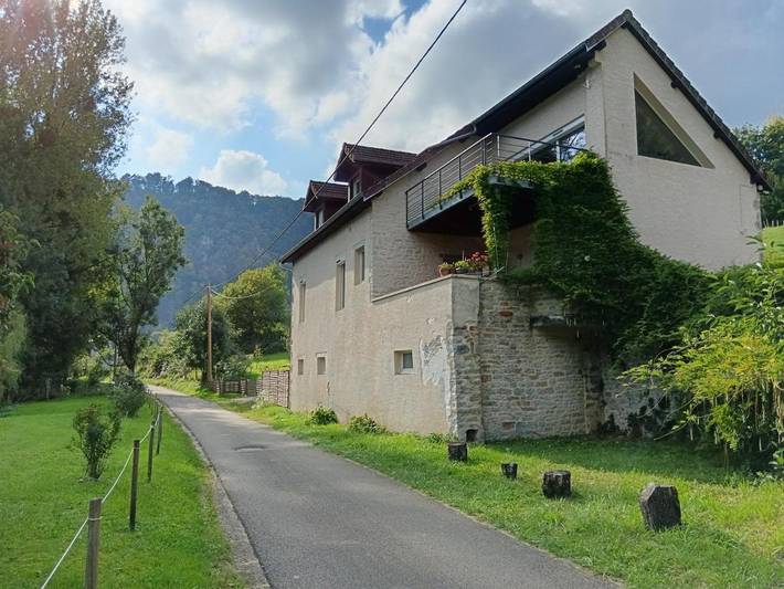 Location de vacances pour 2 personnes, avec balcon ainsi que vue et jardin à Baume-les-Dames - 2