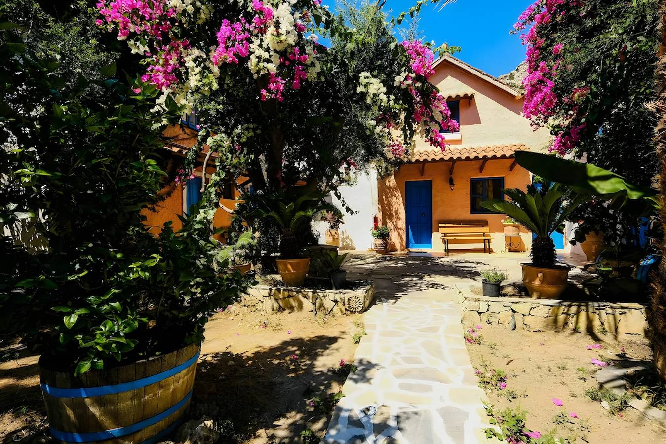 Huisje 'Olive Tree 4' met zeezicht, privéterras en wifi, foto 7