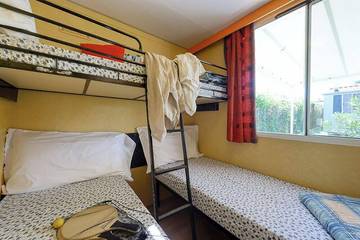 Holiday Park for 4 People in Peschiera del Garda, Garda Mountains, Photo 4