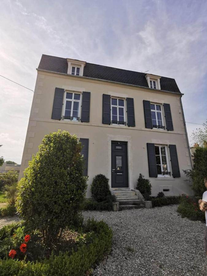Location de vacances pour 14 personnes, avec Jacuzzi et Terrasse ainsi que Jardin et Piscine à Nevers