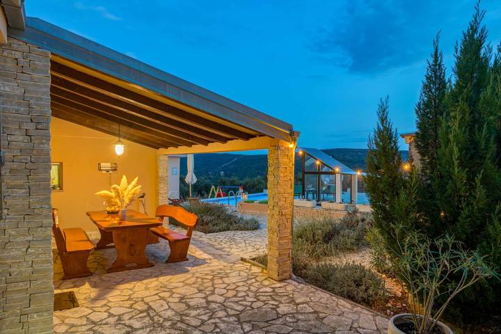 Location de vacances pour 6 personnes, avec terrasse à Rogoznica - 4